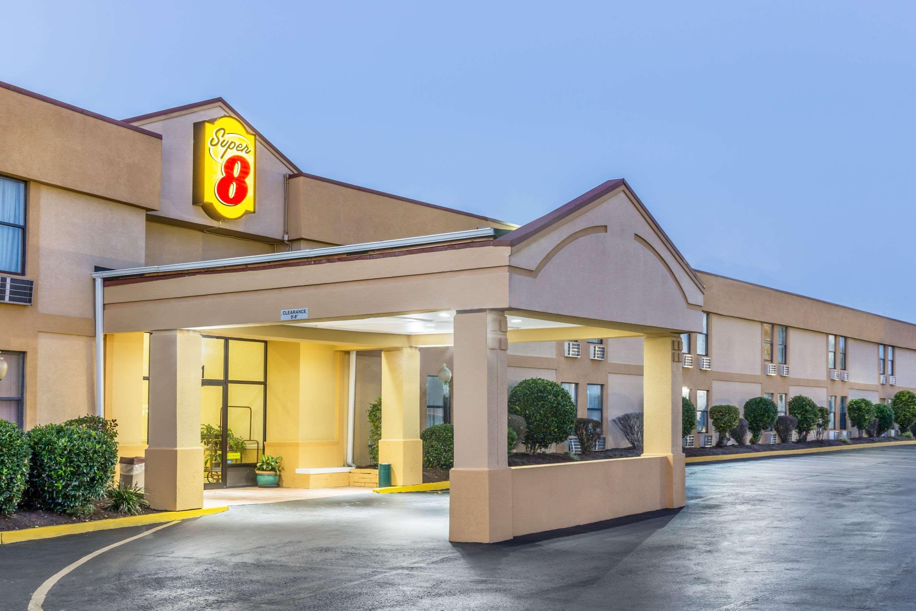 Super 8 By Wyndham Knoxville Downtown Area Dış mekan fotoğraf