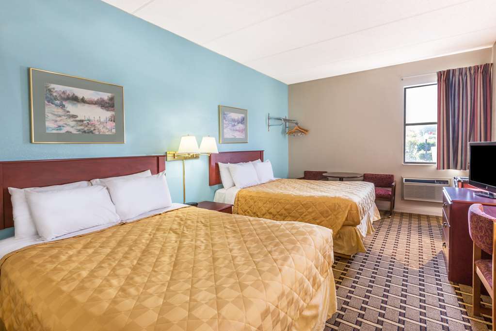 Super 8 By Wyndham Knoxville Downtown Area Oda fotoğraf