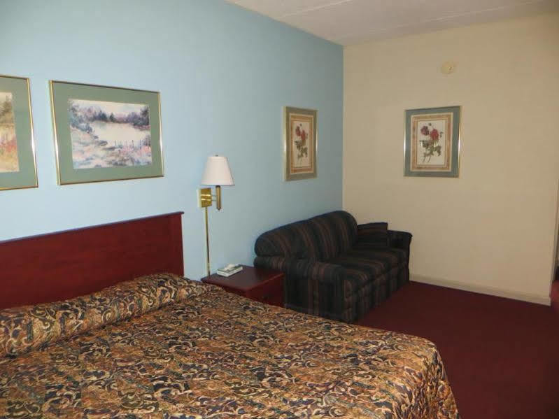 Super 8 By Wyndham Knoxville Downtown Area Dış mekan fotoğraf